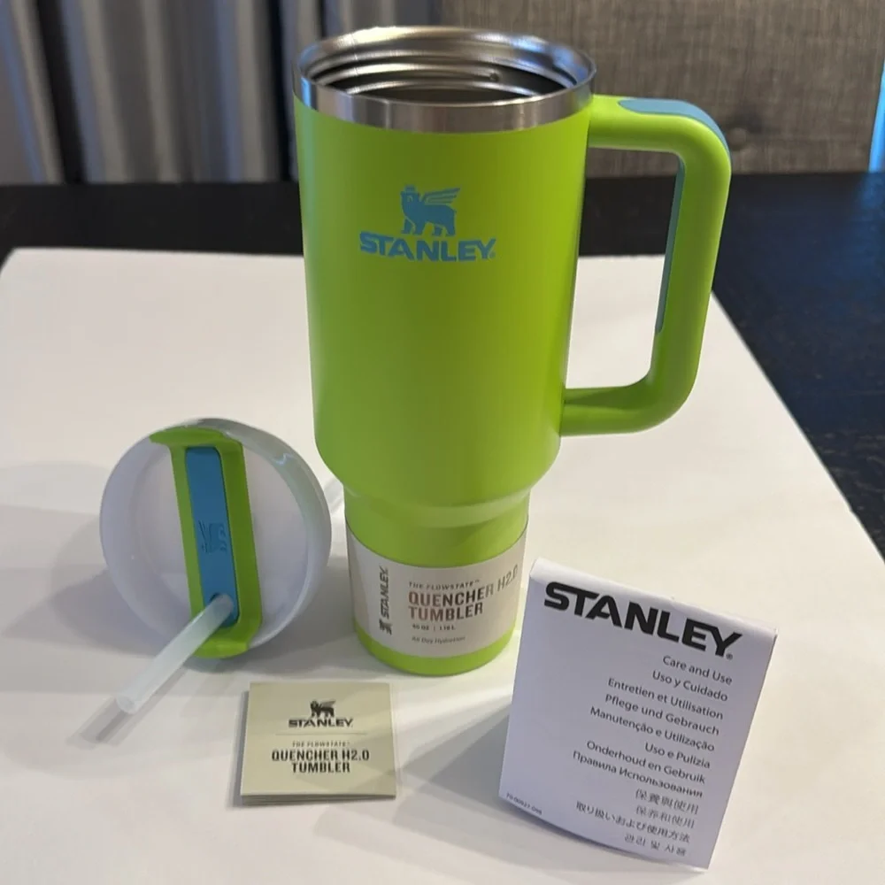 Bright Lime Stanley Authentic The 40 Oz Quencher H2.0 Flowstate Tumbler NWT - Picture 3 of 11